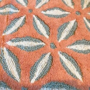 NWT BATH RUG